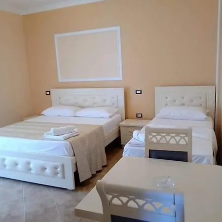 Anxhelo Hotel *